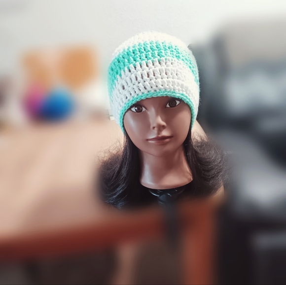 Handmade Womens Scarve and Hat Set - Picture 3 of 3